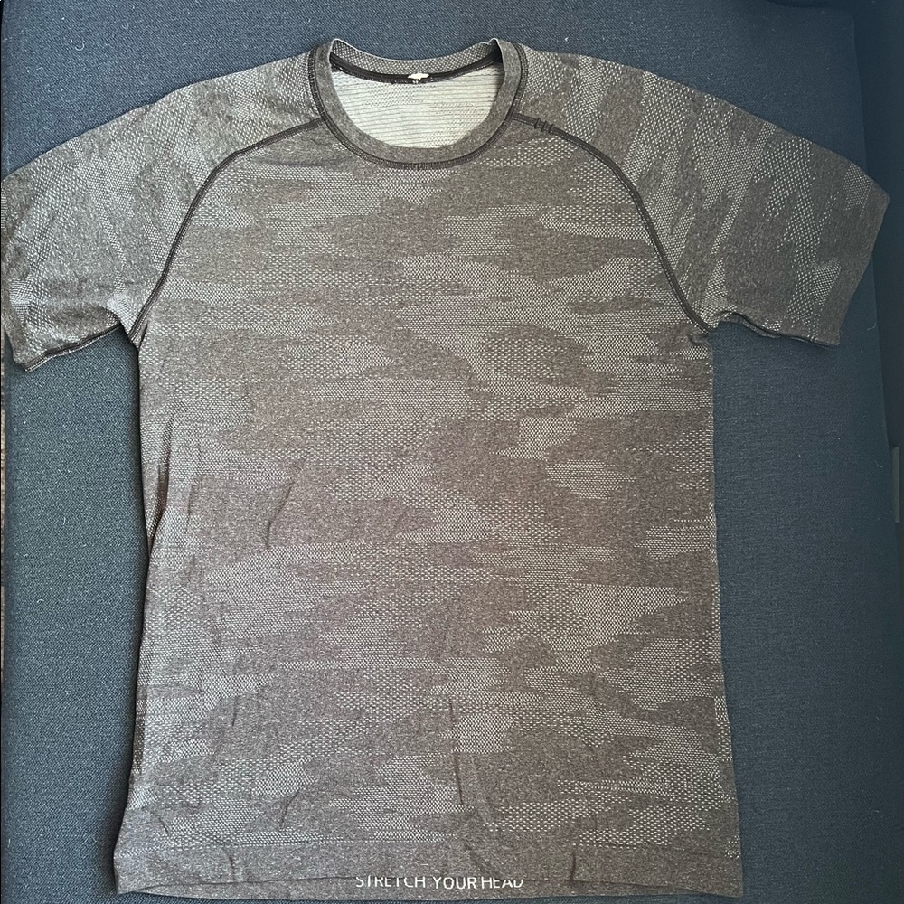 Lululemon Workout Shirt Men’s Medium